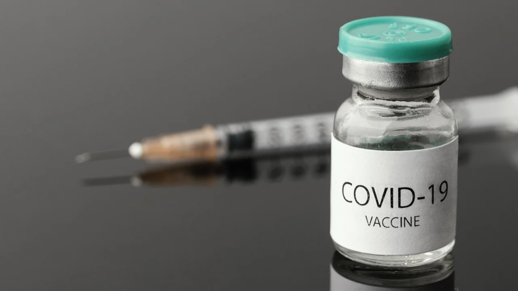 Токаев получил вторую прививку от коронавируса