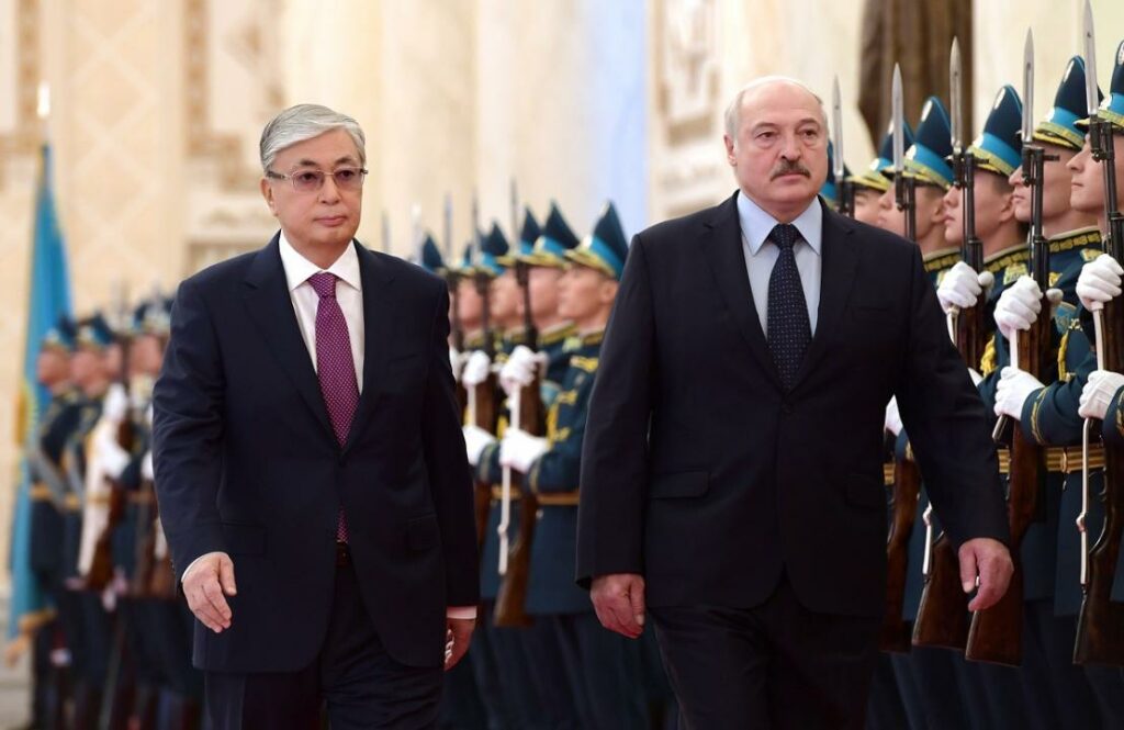Лукашенко и Токаев договорились поддерживать прирост в двусторонней торговле