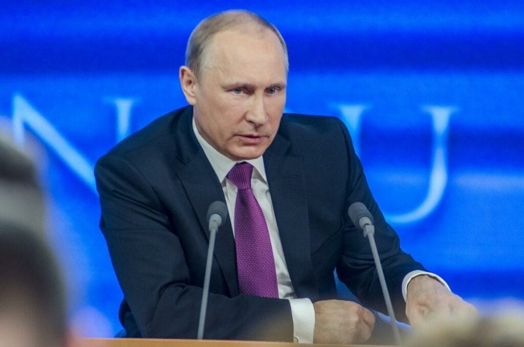 Путин внес в Госдуму законопроект о выходе РФ из договора по открытому небу