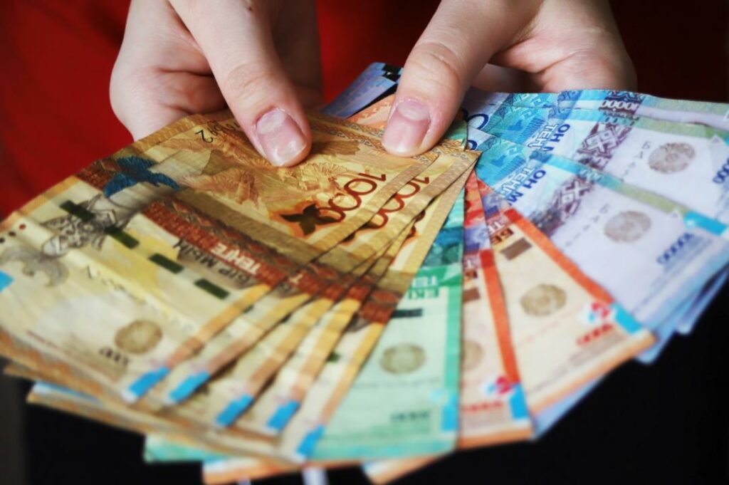 Как казахстанские купюры становились лучшими банкнотами года