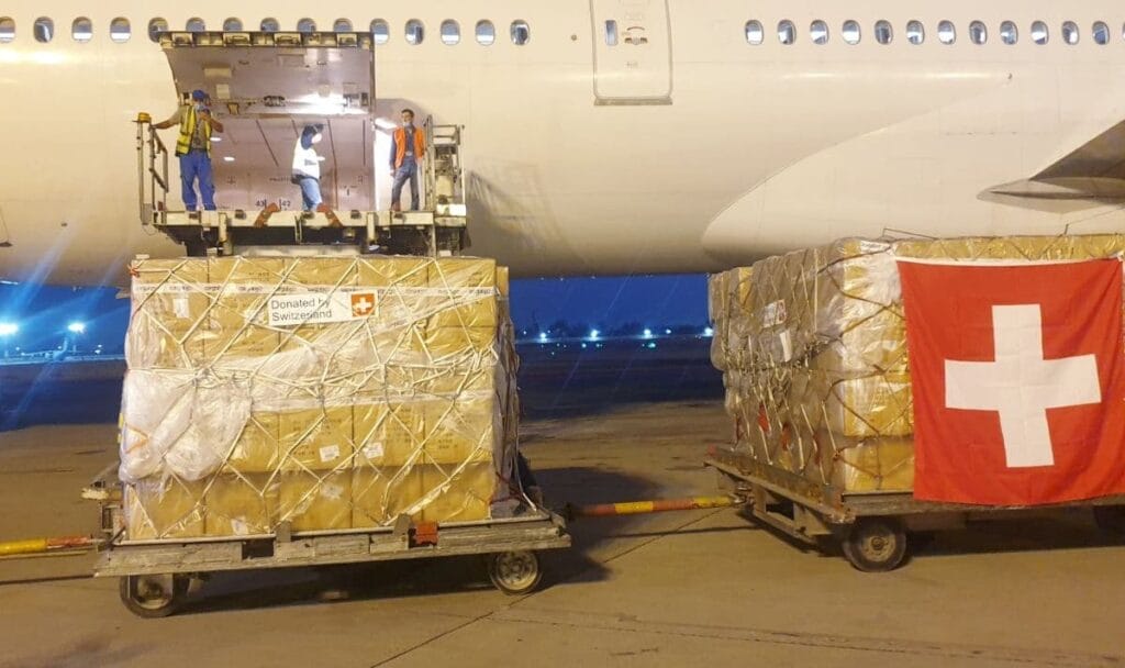 Швейцария Өзбекстанға 1,1 миллионнан астам медициналық бетперде жіберді