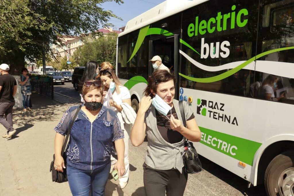 В Караганде запустили бесплатный электробус