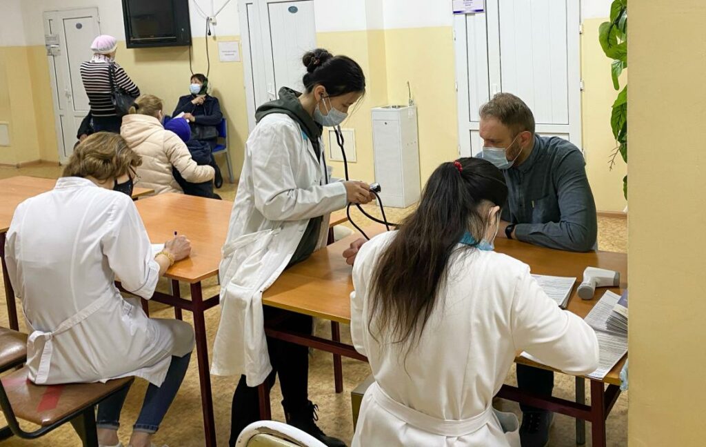 В Казахстане увеличат количество грантов на подготовку врачей