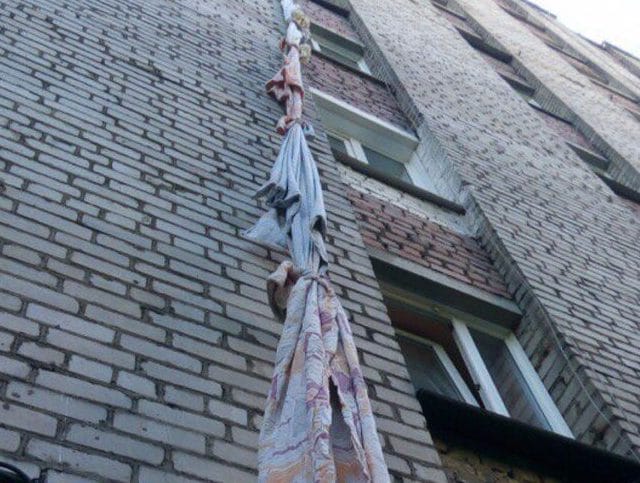 Француз әйелі түрмеден төсек жаймасынан арқан жасап қашпақ болған