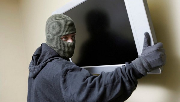 Пәтерді жалға алушылар ішіндегі жиһаздарды тонауда