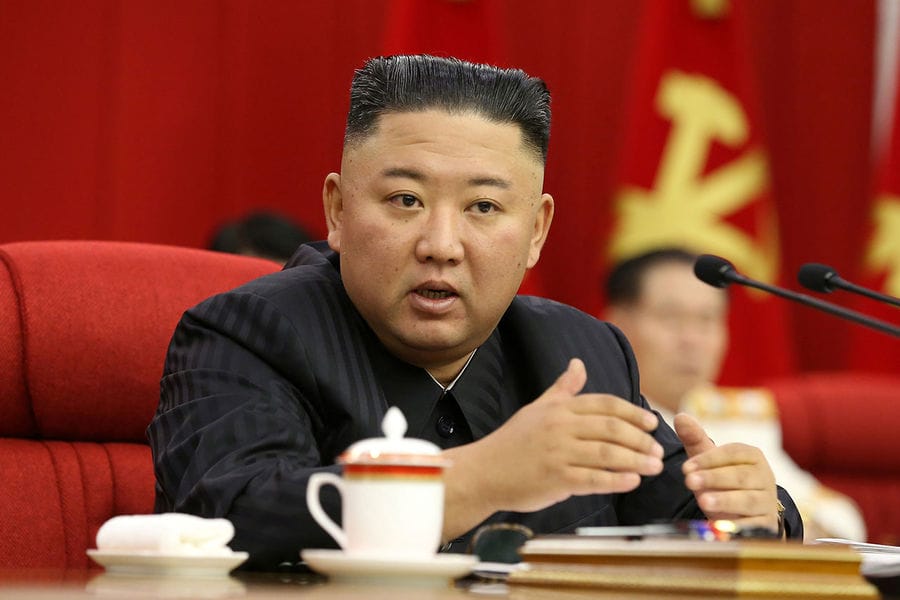 Батыс ақпарат құралдары Ким Чен Ынның арықтағаннан кейінгі суретіне таң қалды