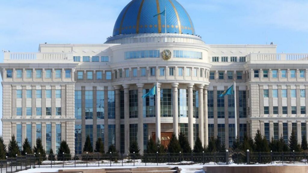 Тоқаев қорғаныс министрінің орынбасарын қызметінен босатты