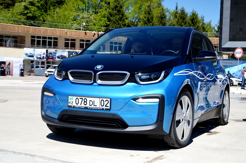 BMW i3: экологичность в кубе
