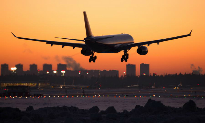 Авиасообщение между Украиной и РФ прекращено