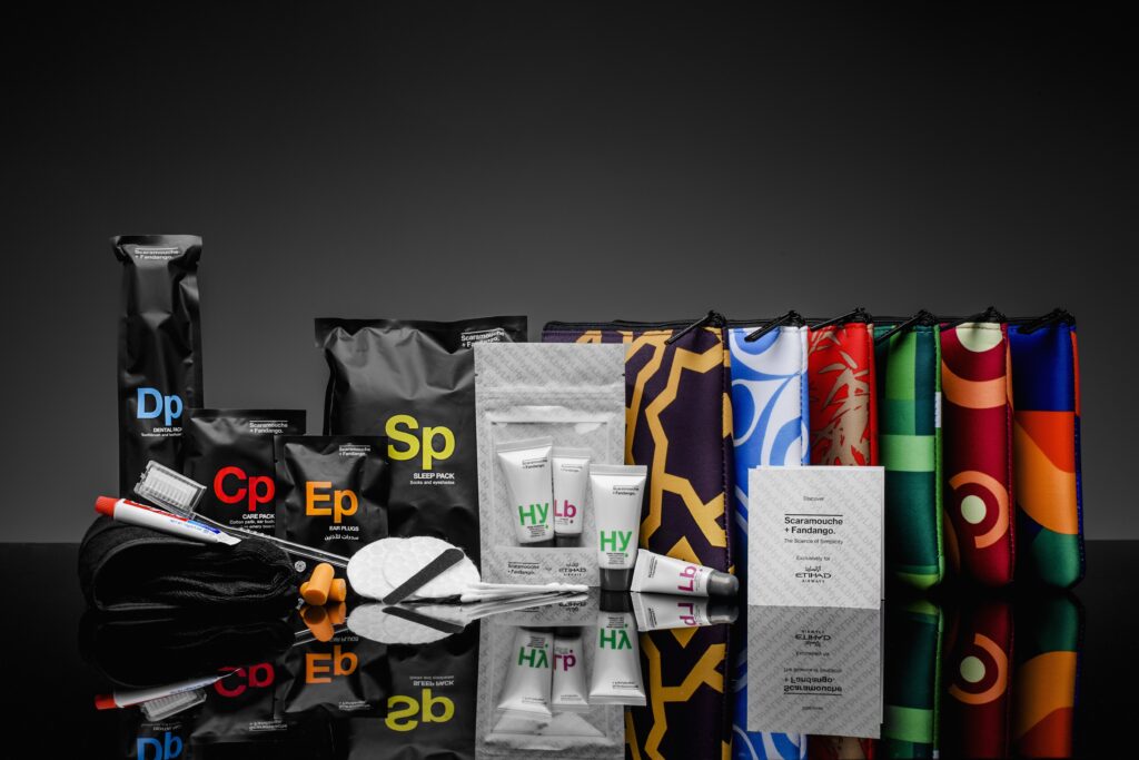 Авиакомпания Etihad Airways и LUXE City Guides представили эксклюзивную линию дорожных наборов