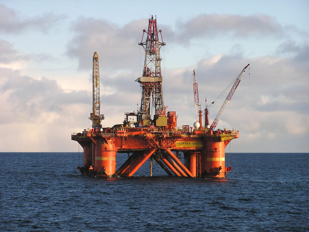 Количество буровых установок в мире снизилось на 4%