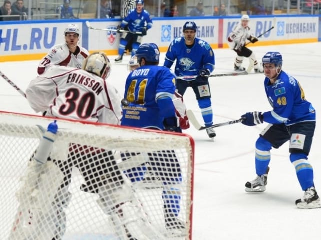 Рижское «Динамо» уступило «Барысу» со счетом 5:1.