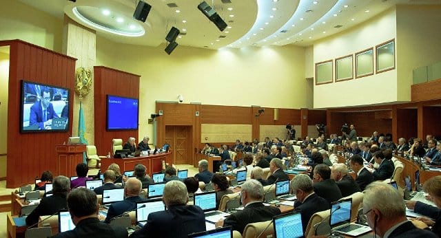 В Казахстане внедрят электронный формат заключения договоров при госзакупках