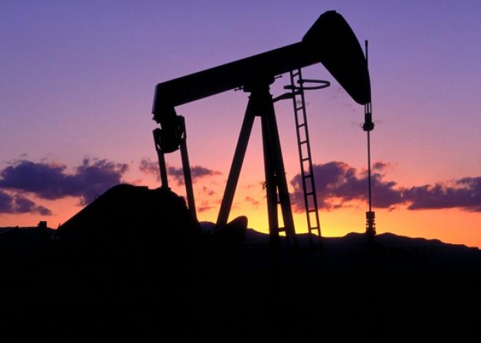Цена на нефть Brent опустилась до $43,57 за баррель