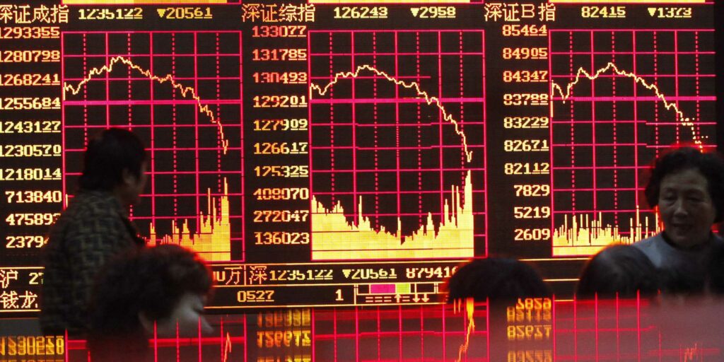 В пятницу фондовые рынки Азиатско — Тихоокеанского региона показали снижение