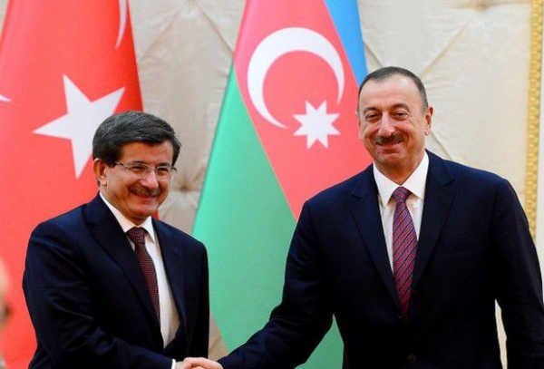 Турция и Азербайджан ускорят строительство газопровода в обход России