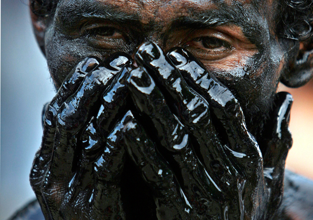 Нефть рухнула до $33 за баррель