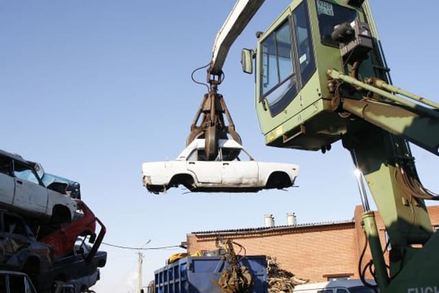 В Казахстане утвердили ставки утилизационного сбора за авто