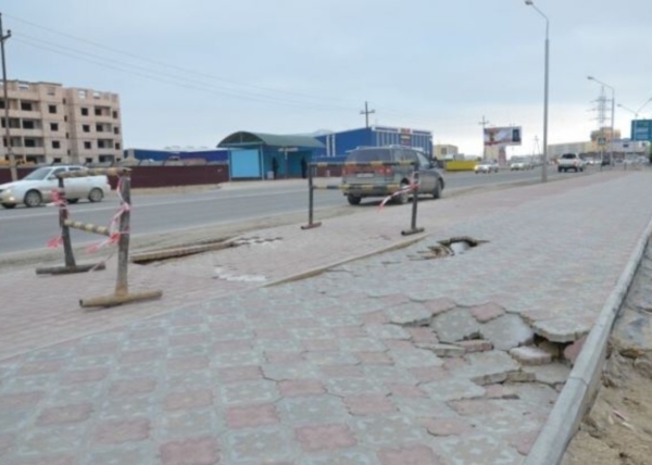 В Актау разрушилась новая велодорожка за ₸45 млн