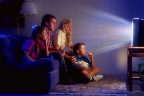 Телерекламный рынок Казахстана проигрывает Интернету