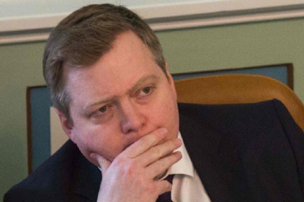 Премьер-министр Исландии подал в отставку из-за скандала с офшором