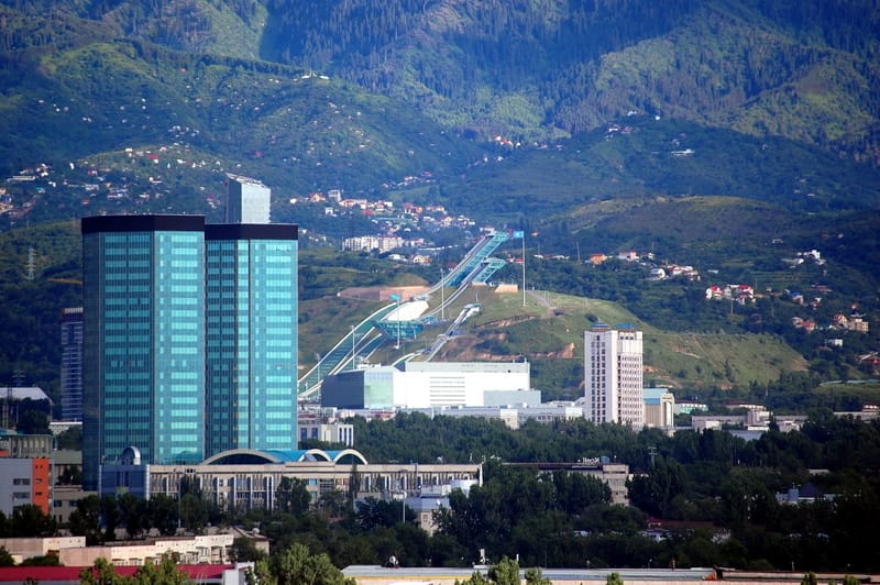 Купить землю в Алматы становится все труднее