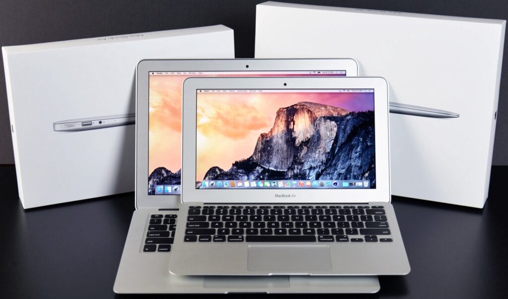 Apple планирует выпустить MacBook с сенсорной клавиатурой