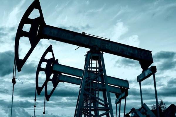 Россия и саудиты договорились о заморозке добычи нефти