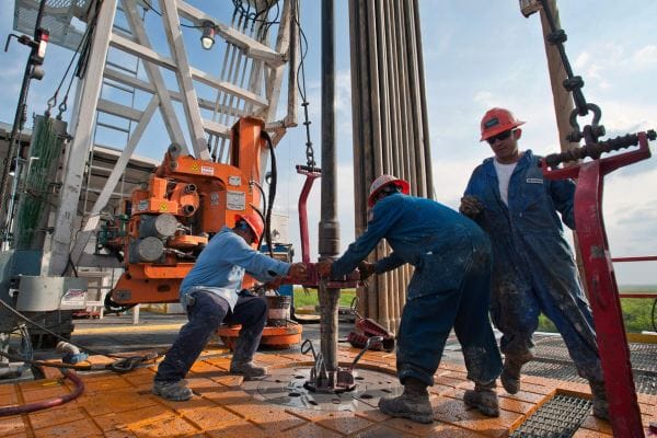 Сланцевые компании США резко сократили бурение скважин