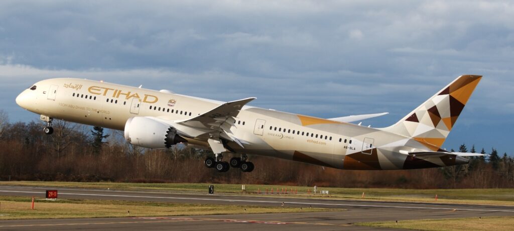 Авиакомпания Etihad Airways объявила результаты финансовой деятельности за 2015 год
