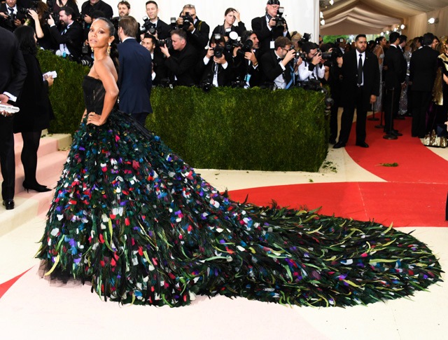 MET GALA 2016: звезды на красной дорожке