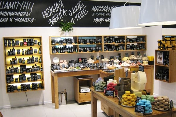 Lush закрывает магазины в Казахстане