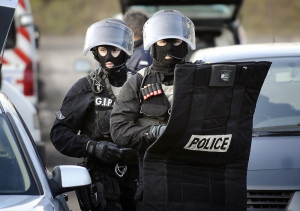 Спецназ Франции уничтожил террориста, убившего полицейского