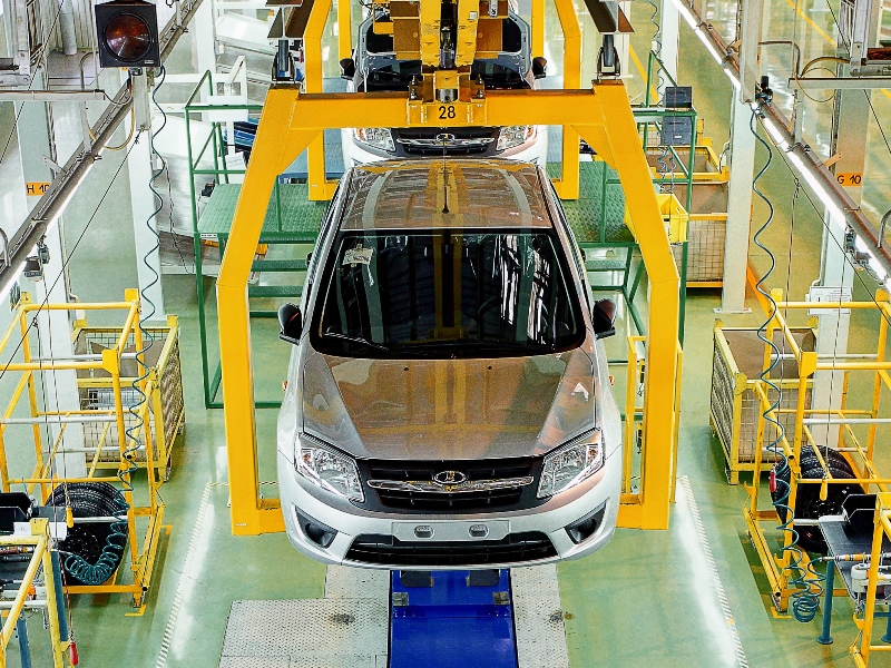 В Казахстане стартовал серийный выпуск Lada Granta и Lada Kalina