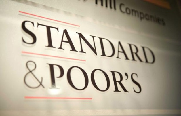 S&P лишило Британию высшего кредитного рейтинга