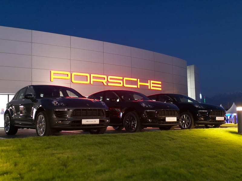 В Алматы открылся новый автосалон Porsche