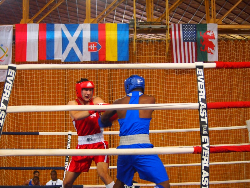 13 золотых медалей привезли казахстанские боксеры из Сербии