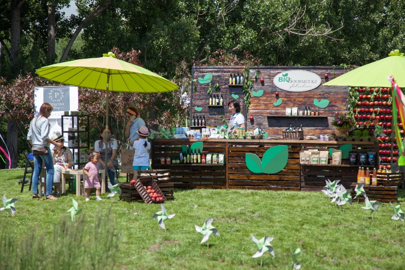 Семейный пикник в VILLA Boutiques & Restaurants