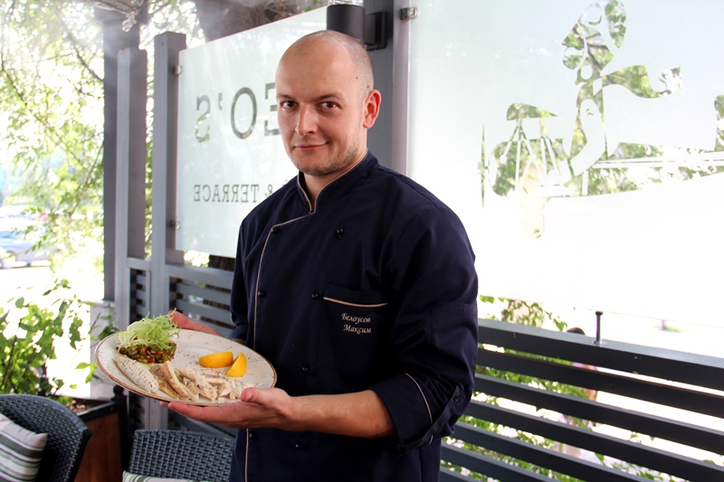 Рецепт выходного дня: Сибас с рататуем, запеченный в соли