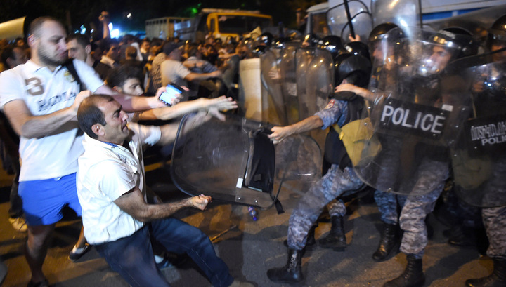 Врачи, которые были в заложниках в Ереване, освобождены
