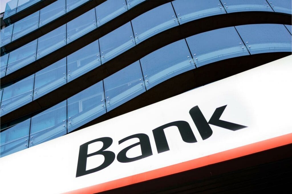 Home Credit Group продаст свои банки в Чехии и Словакии