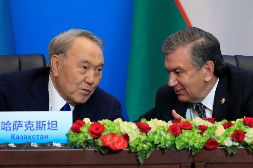 Шавкат Мирзиёев позвонил Нурсултану Назарбаеву