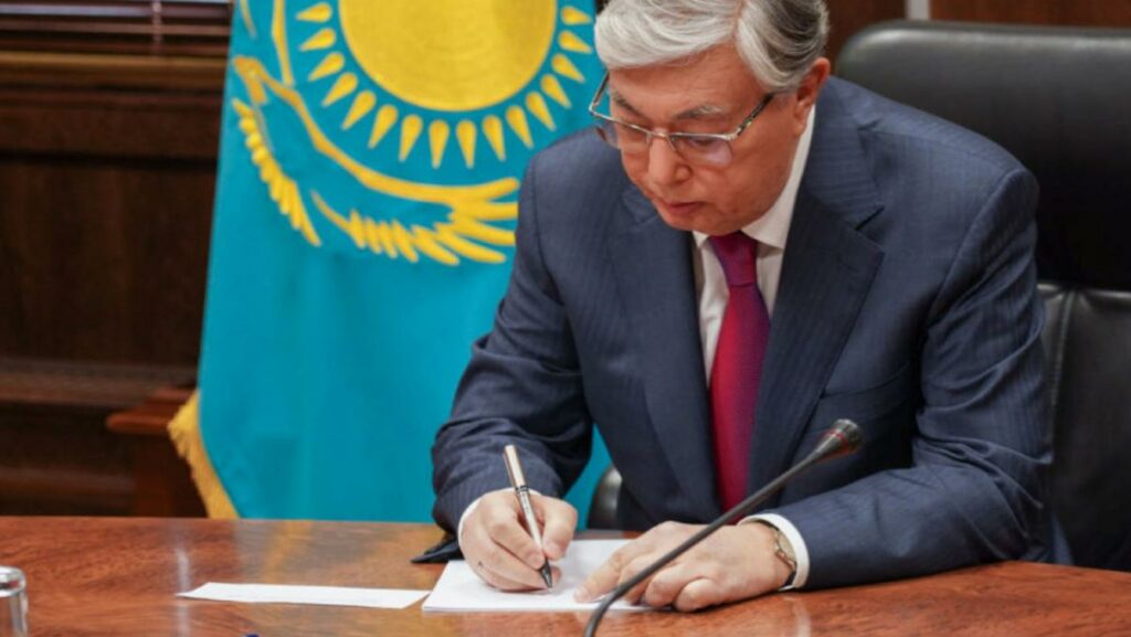 Президент Казахстана освободил Бахыта Султанова от должности министра торговли и интеграции