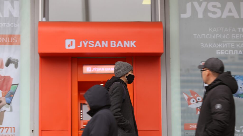 Jusan Bank is weighing the sale of Kcell’s shares
