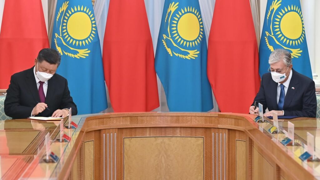 Китай будет поддерживать Казахстан в защите территориальной целостности
