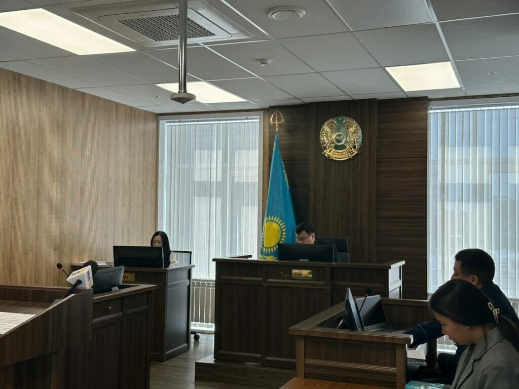 Экс-министр Арыстанбек Мұхамедиұлы өзін үйқамаққа жіберуді сұрады