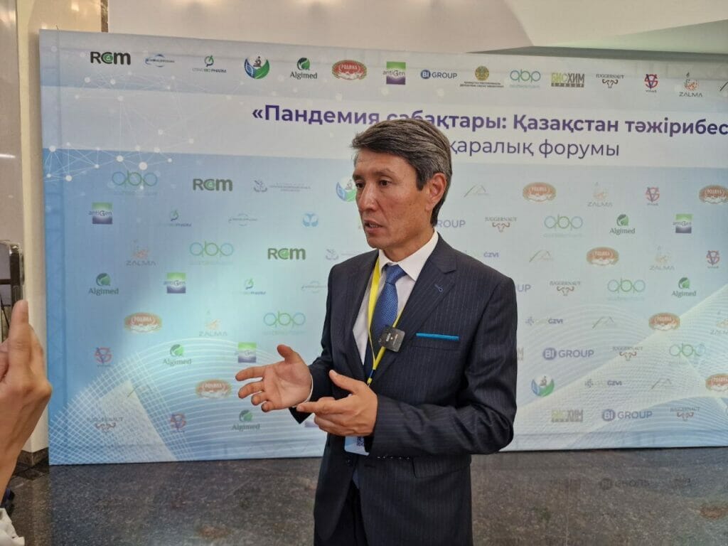 QazVac вакцинасына шығаруға қатысқан кей маман 250 мың теңге жалақы алады