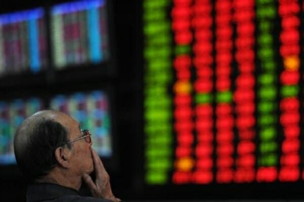 Жұма күнгі сауда-саттықта Nikkei 225 мен Hang Seng индекстері төмендеді