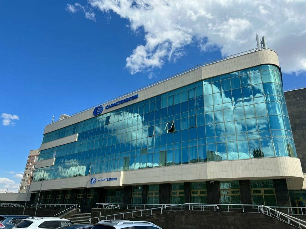 «Қазақтелеком» есепшісі 643 млн теңге ұрлады деп күдіктеліп отыр