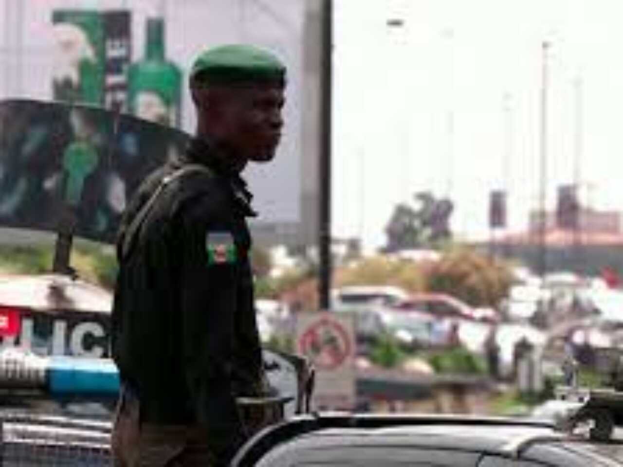 Джастин Бибер мен Селена Гомес төсекте жыныстық қатынасқа түскен видео Ер адам шынайы қуыршақты трахает